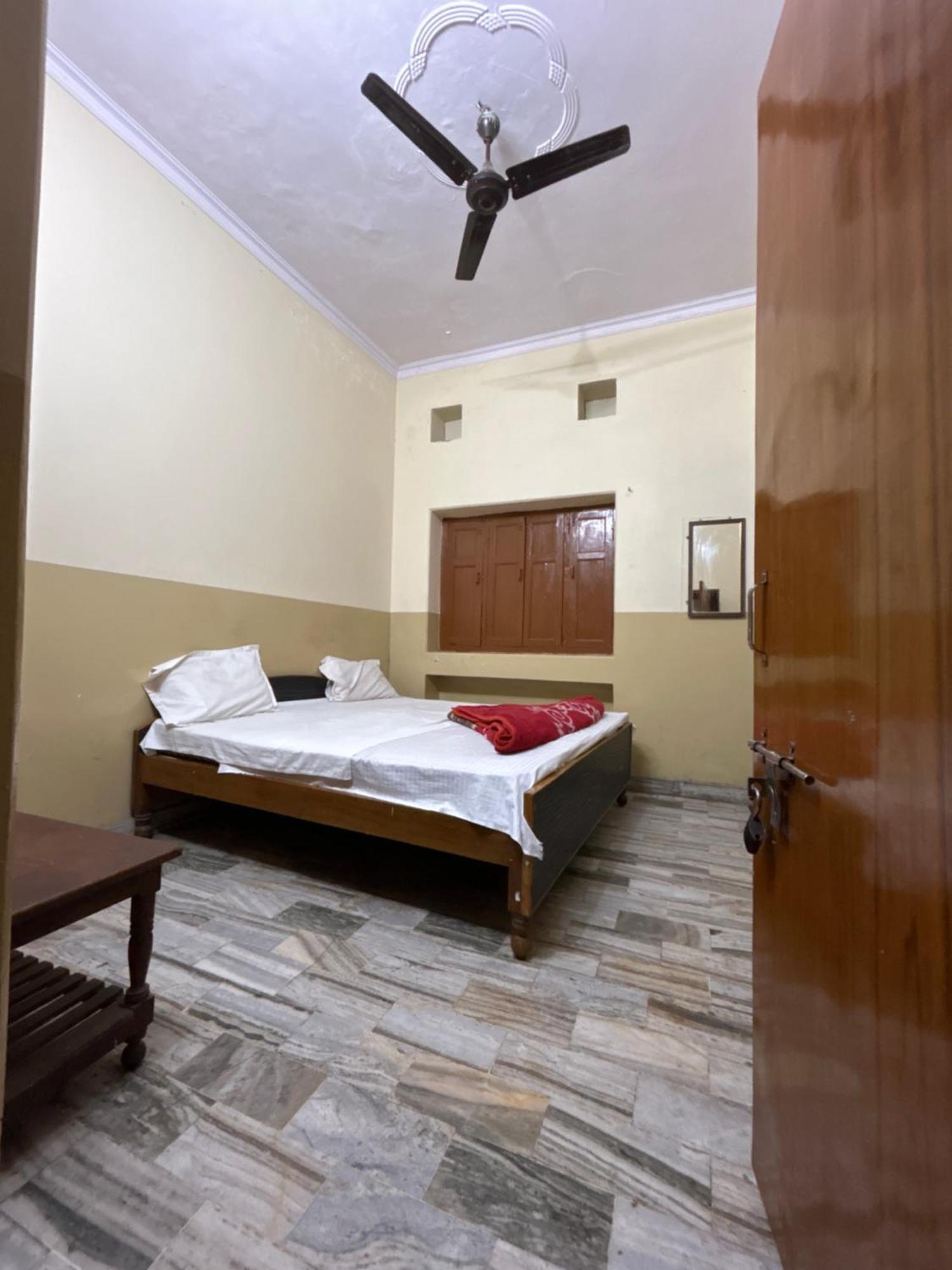 Satsang Lodge Varanasi Eksteriør billede